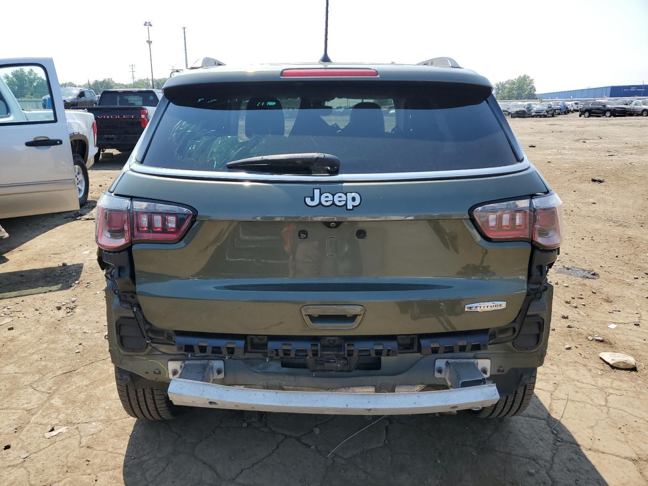 2018 Jeep Compass Latitude - Image 6
