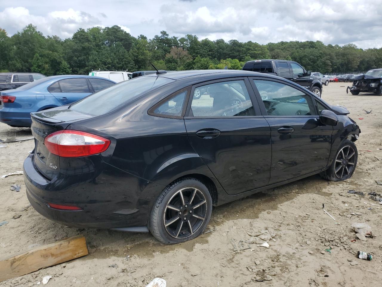 2017 Ford Fiesta Se - Фото 3