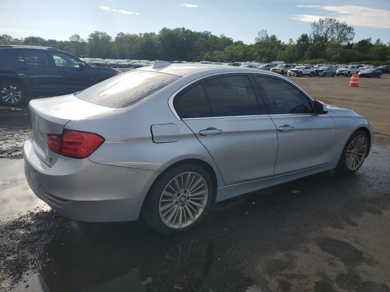 2013 BMW 328 Xi Sulev - Image 3