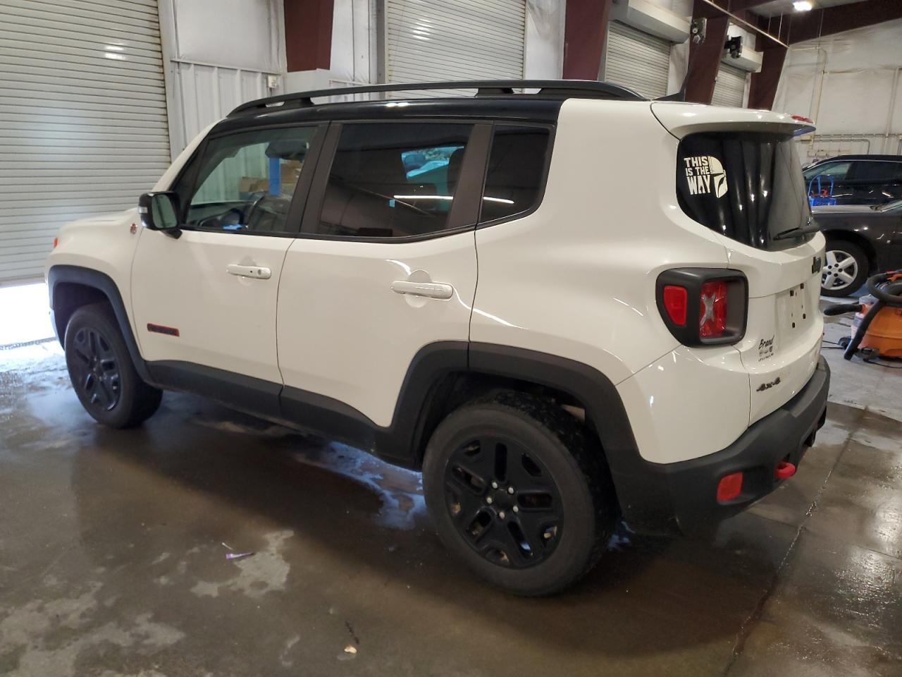 2018 Jeep Renegade Trailhawk - Image 2