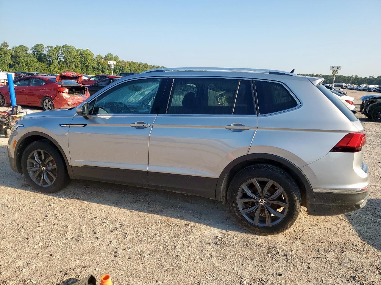 2023 Volkswagen Tiguan Se - Фото 2