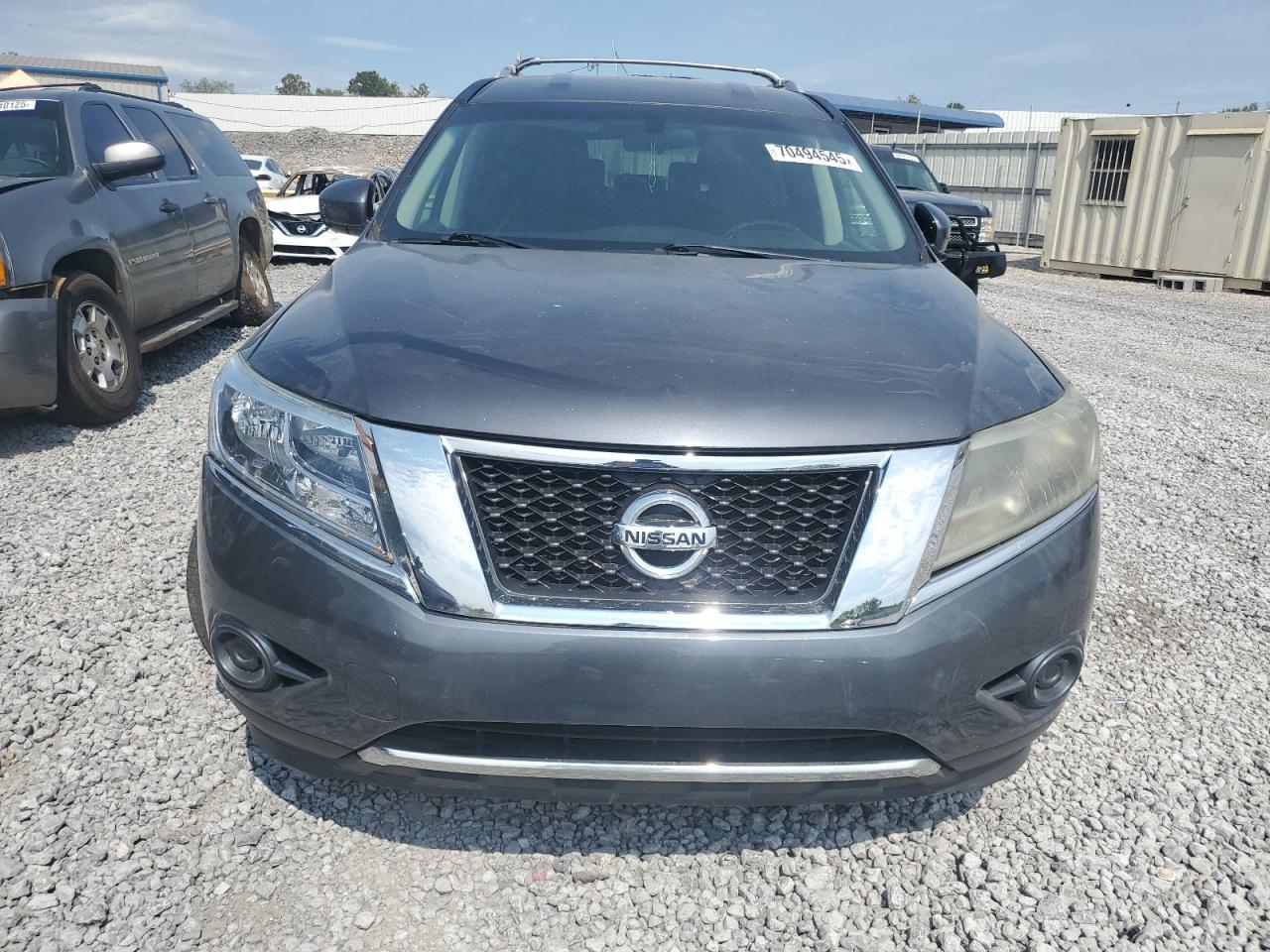 2014 Nissan Pathfinder S - Image 5