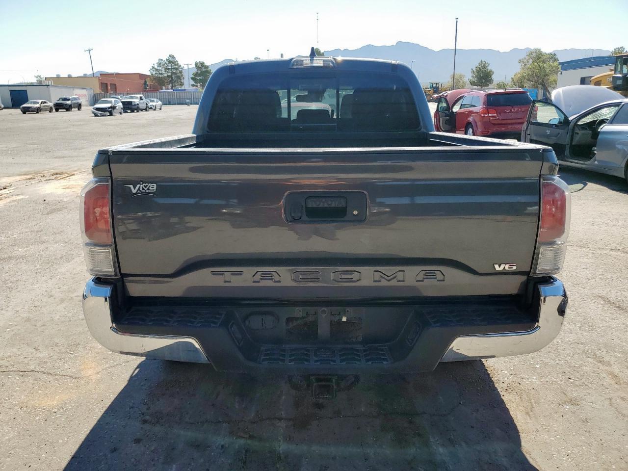 2022 Toyota Tacoma Double Cab - Image 6