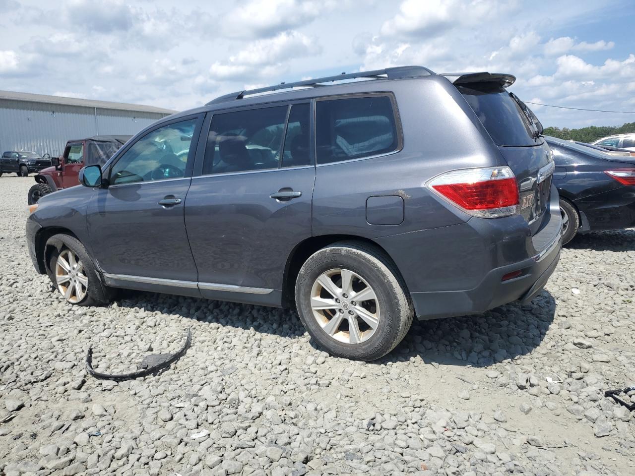 2012 Toyota Highlander Base - Image 2