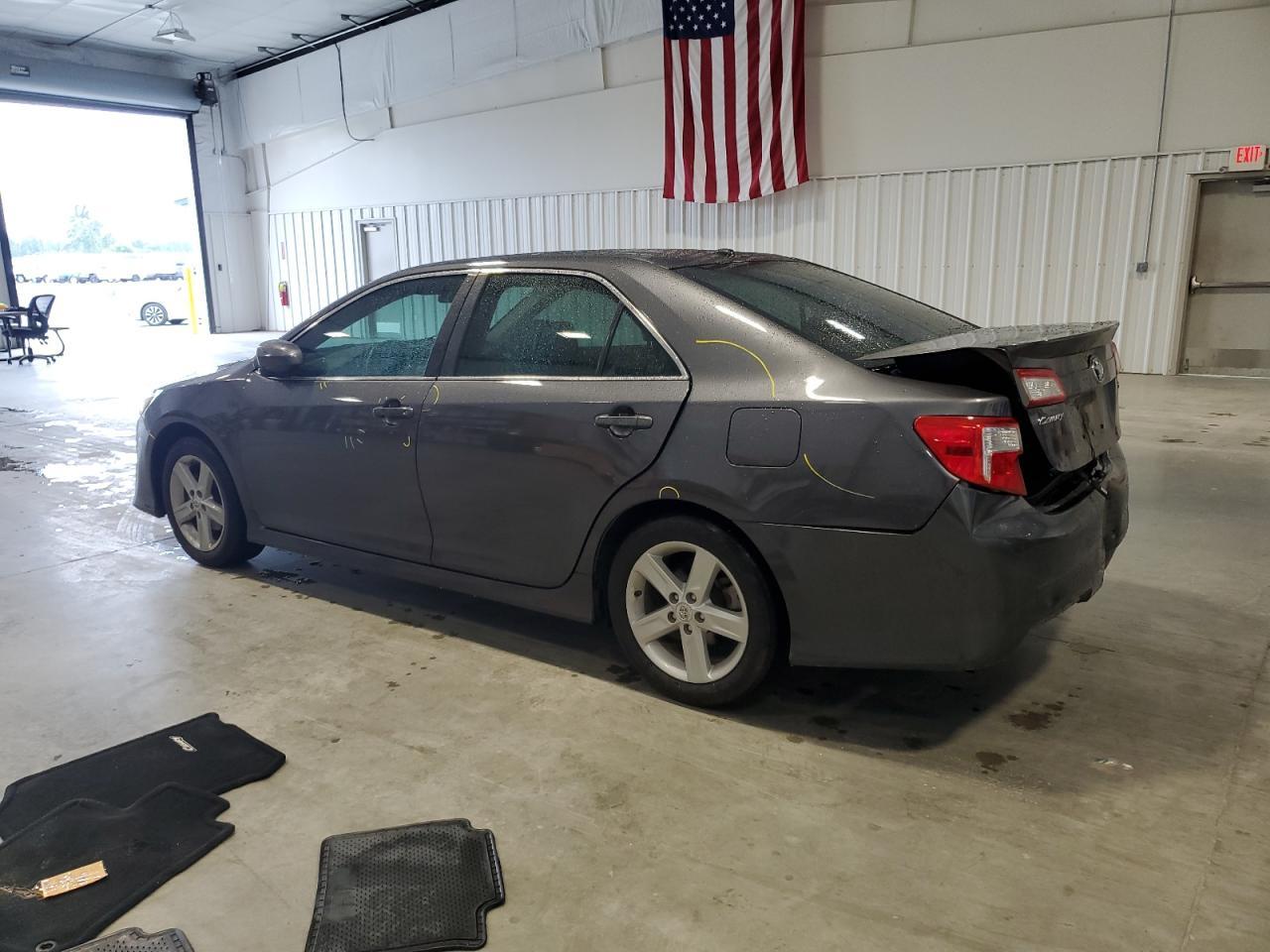2012 Toyota Camry Base - Фото 2