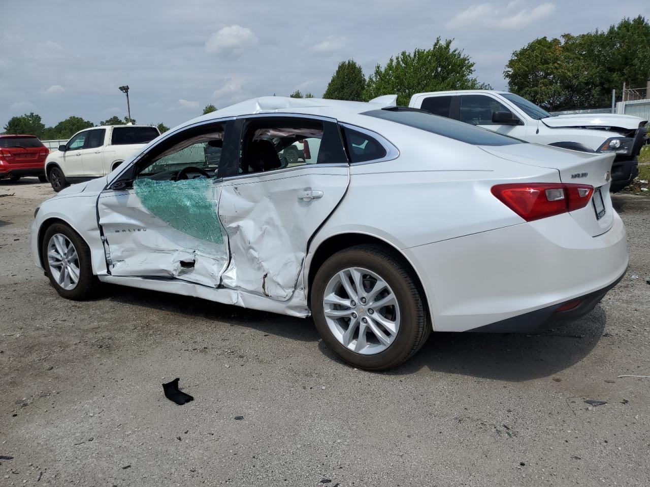2016 Chevrolet Malibu Lt - Image 2