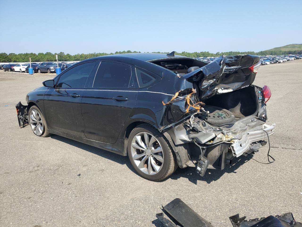 2015 Chrysler 200 S - Image 2