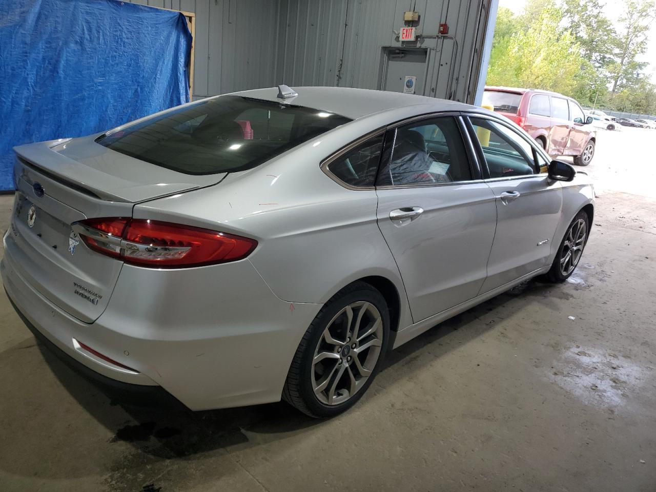 2019 Ford Fusion Titanium - Фото 3