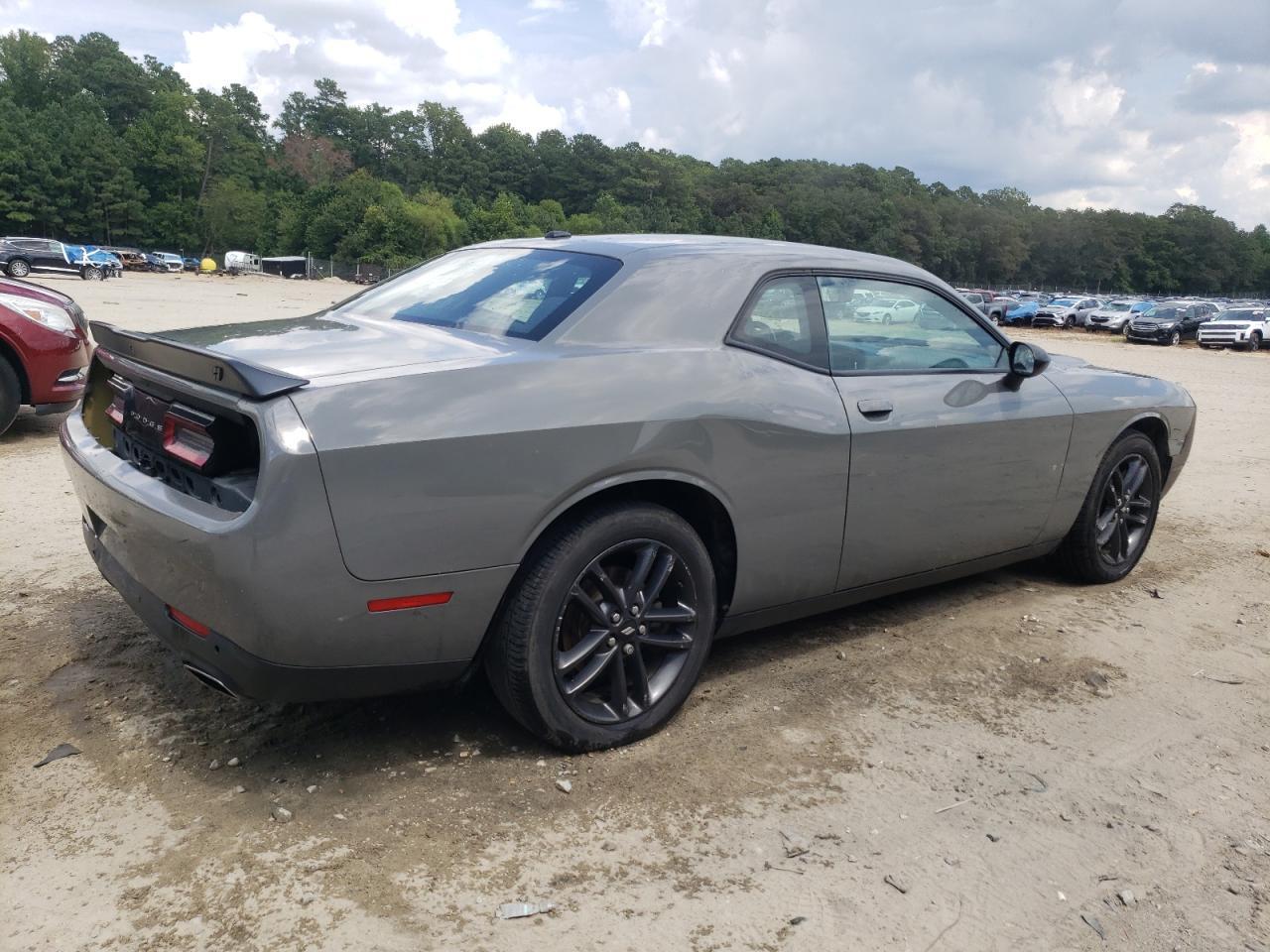 2019 Dodge Challenger Sxt - Image 3