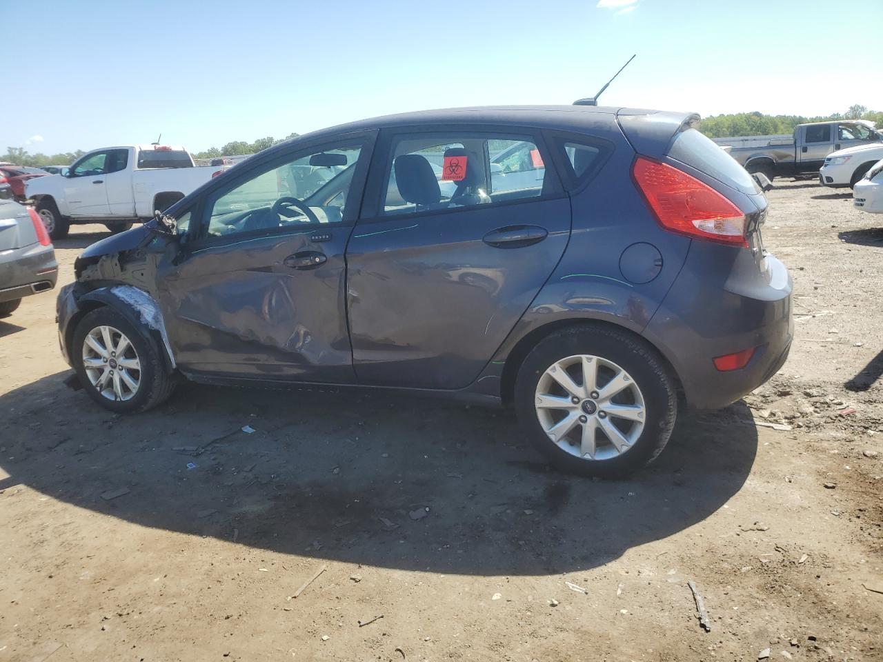 2012 Ford Fiesta Se - Image 2