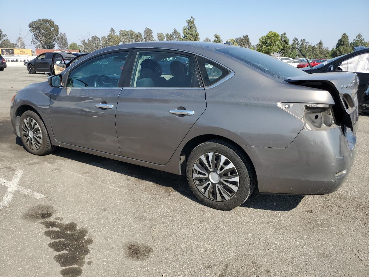 2015 Nissan Sentra S - Фото 2