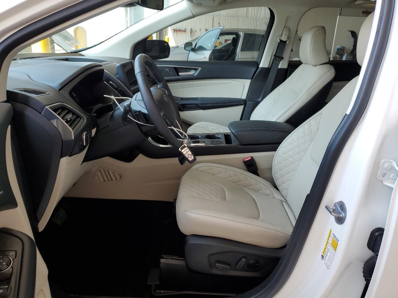 2023 Ford Edge Titanium - Image 7