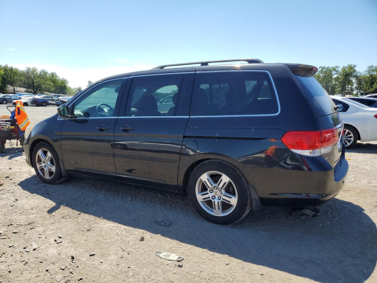 2008 Honda Odyssey Touring - Image 2