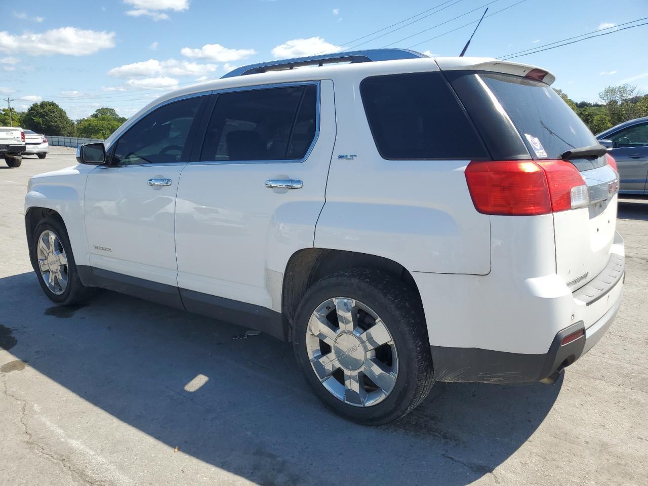 2010 GMC Terrain Slt - Image 2