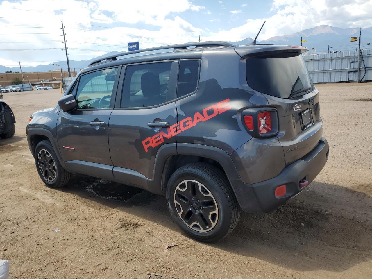 2017 Jeep Renegade Trailhawk - Image 2