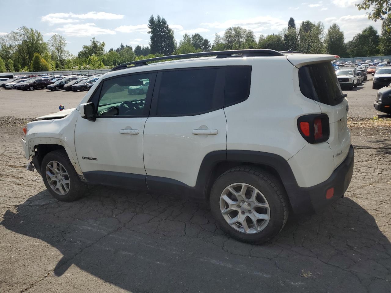 2015 Jeep Renegade Latitude - Image 2