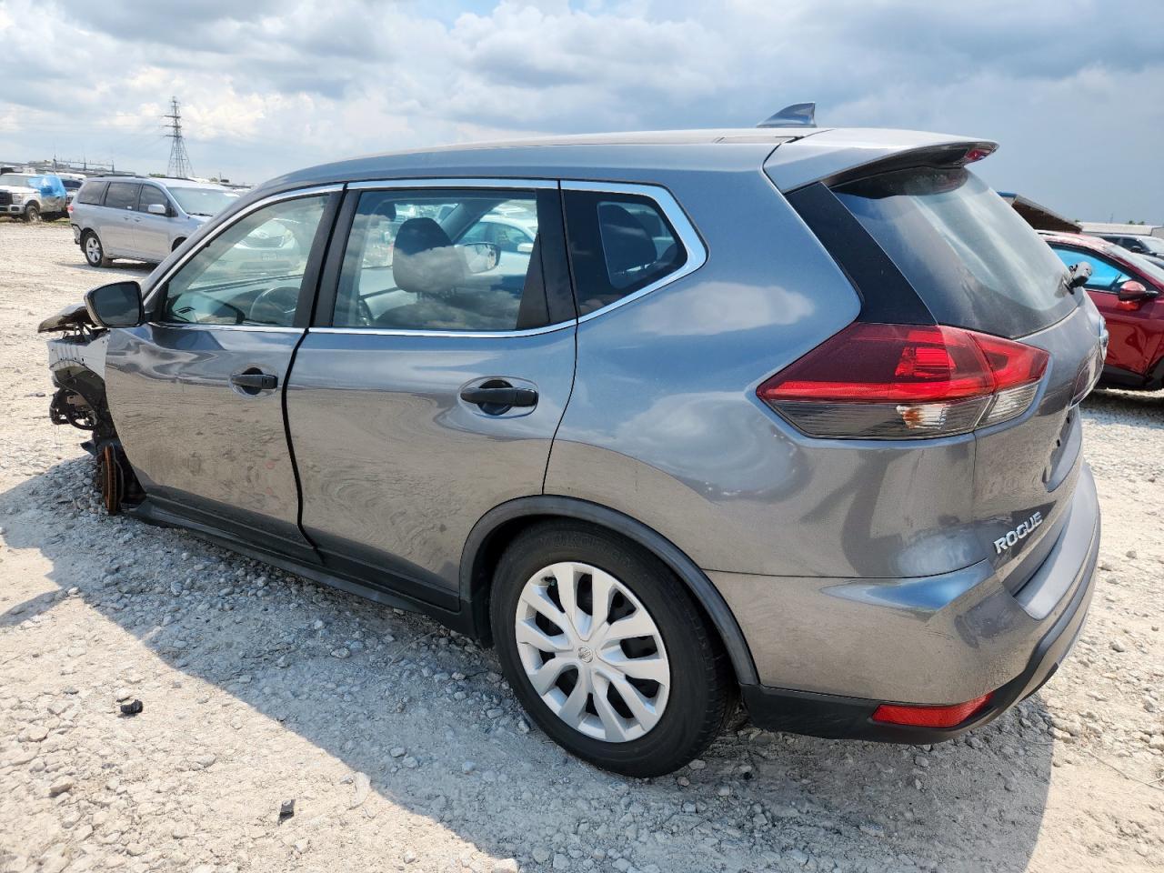 2019 Nissan Rogue S - Фото 2