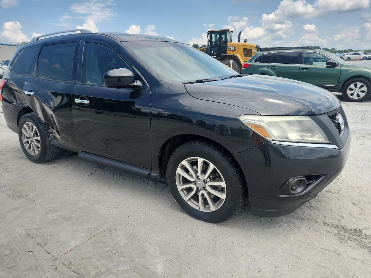 2015 Nissan Pathfinder S - Image 4