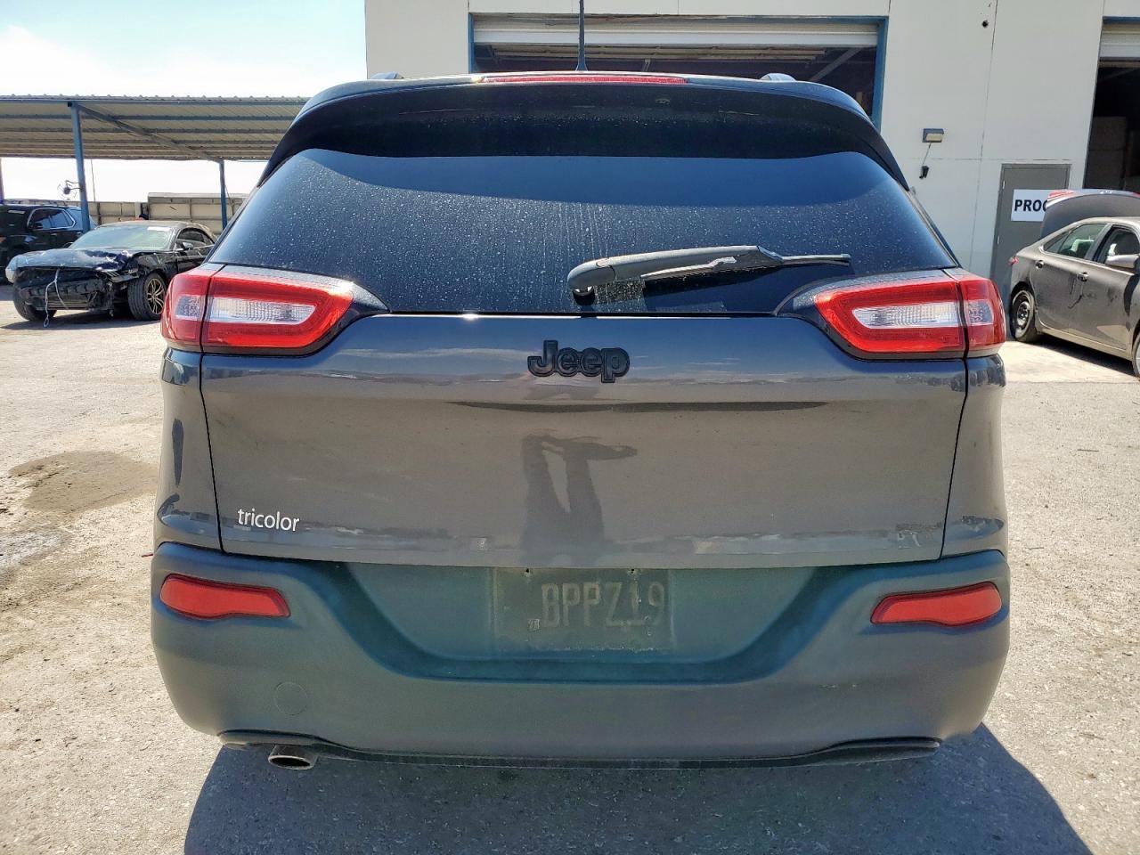 2017 Jeep Cherokee Sport - Image 6