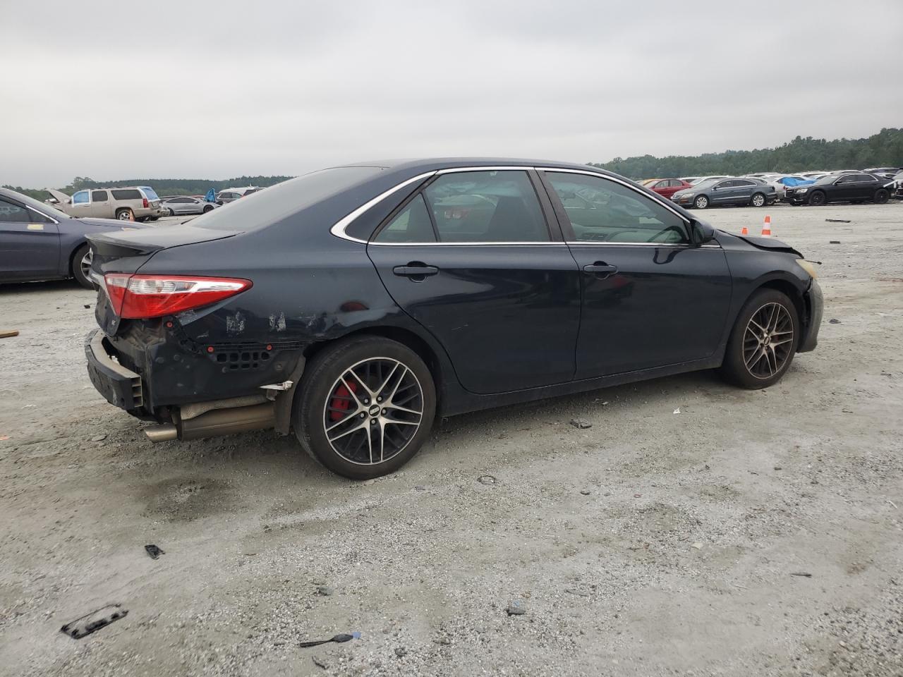 2015 Toyota Camry Le - Фото 3