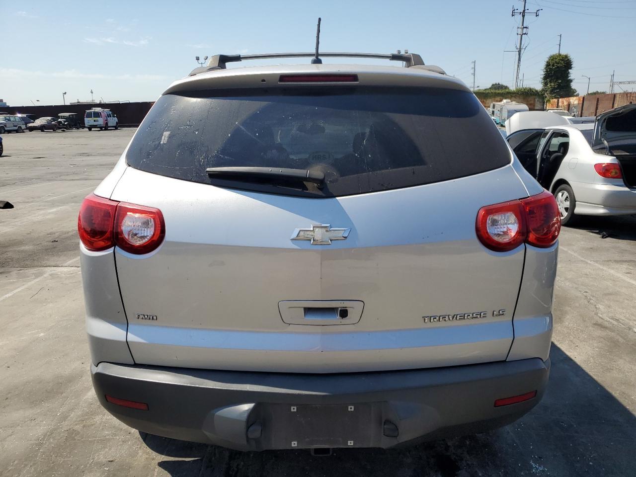 2011 Chevrolet Traverse Ls - Фото 6