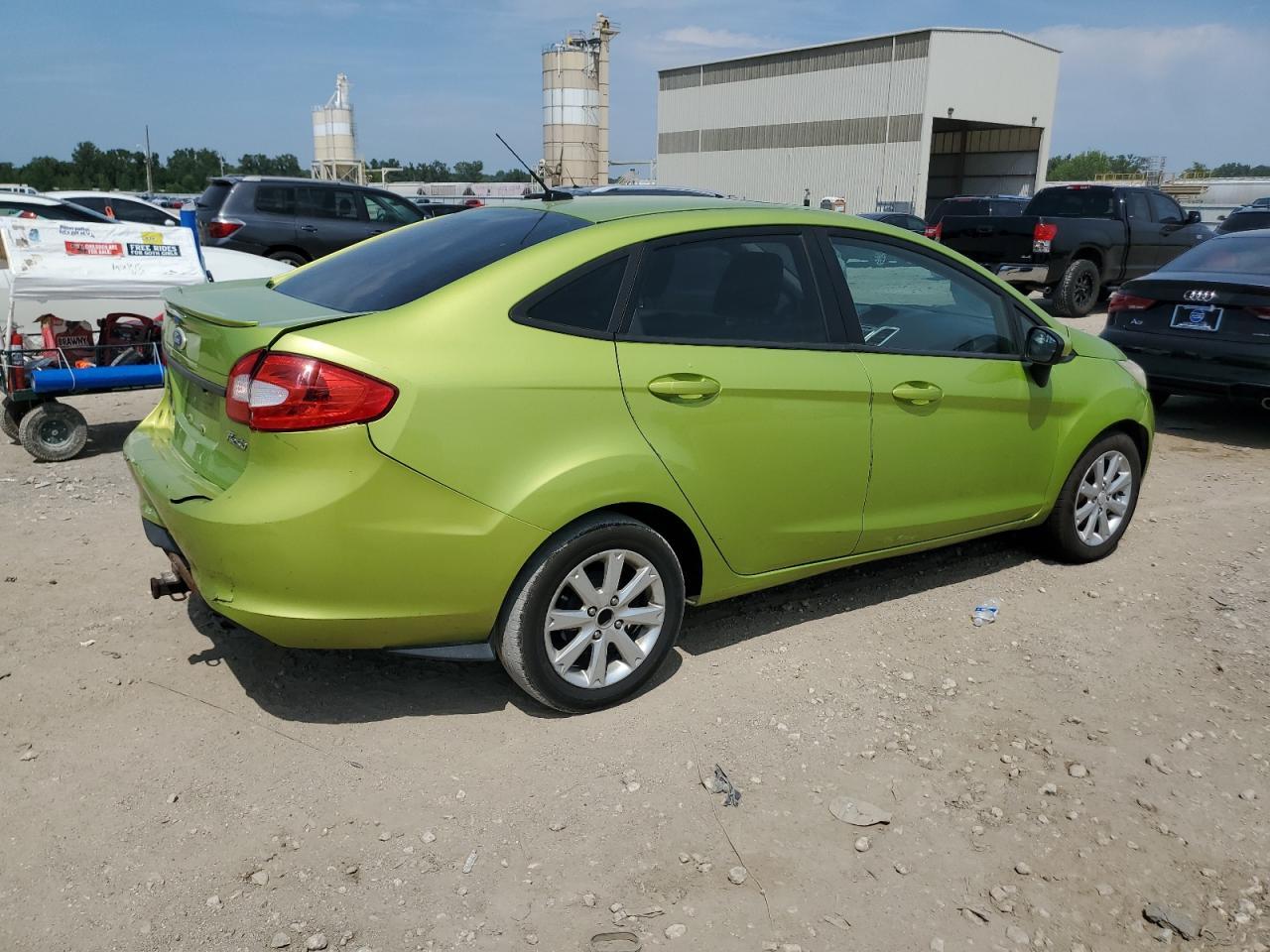 2011 Ford Fiesta Se - Фото 3