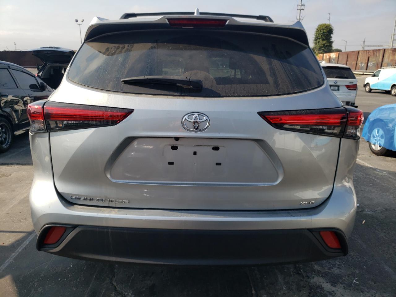 2021 Toyota Highlander Xle - Image 6