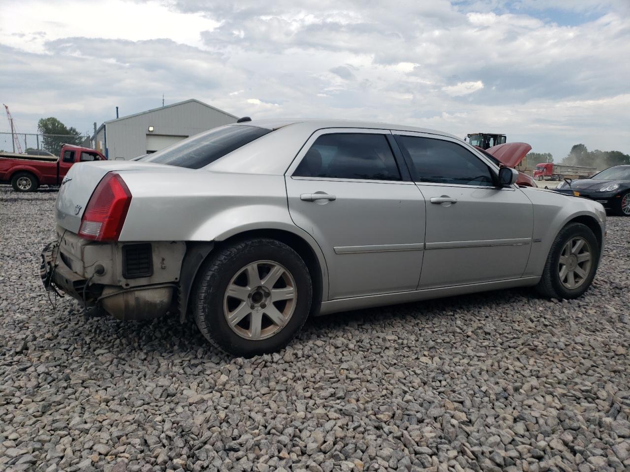 2005 Chrysler 300 Touring - Фото 3