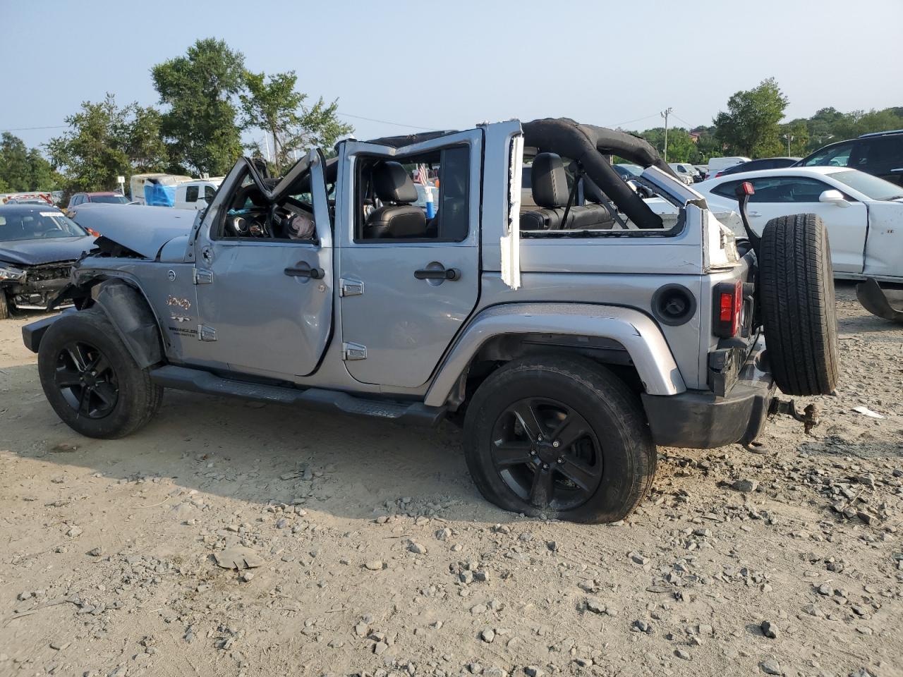 2016 Jeep Wrangler Unlimited Sahara - Фото 2