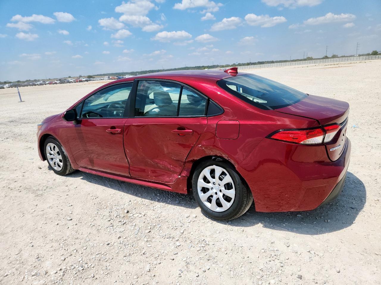 2025 Toyota Corolla Le - Фото 2