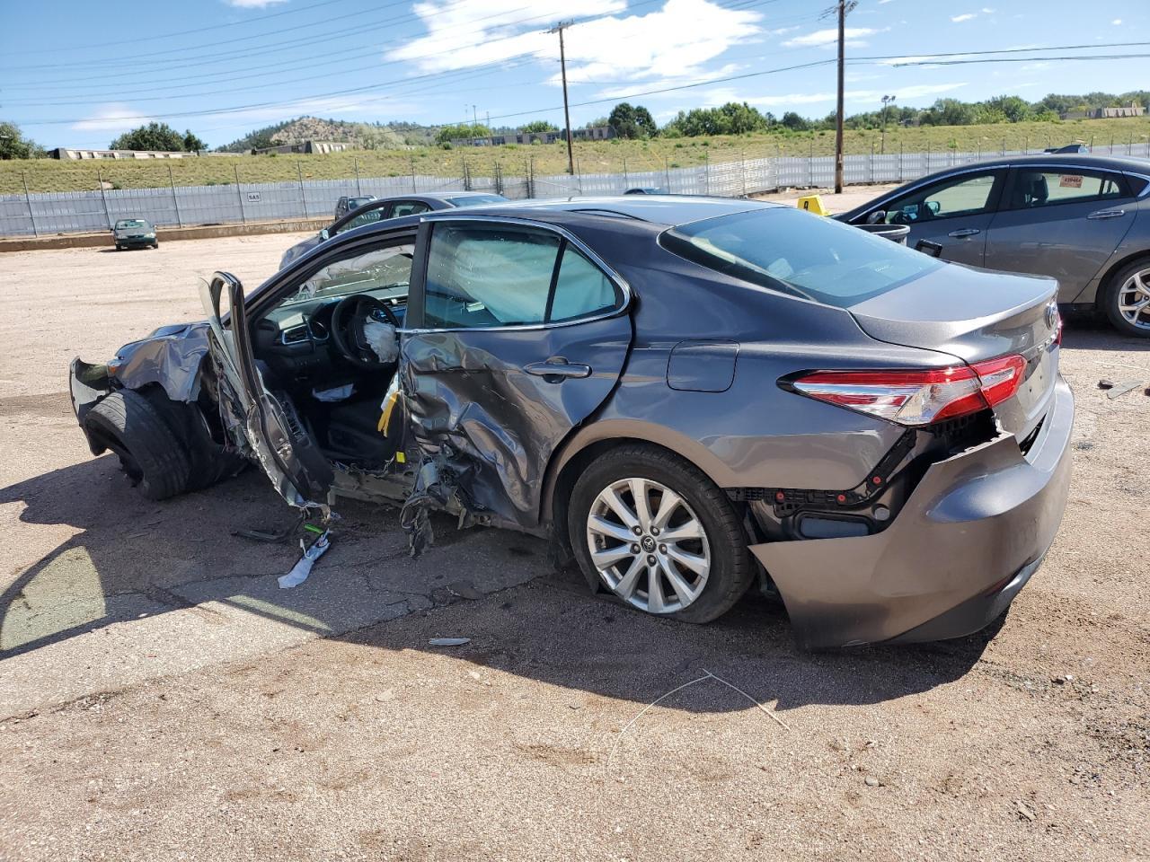 2018 Toyota Camry L - Фото 2