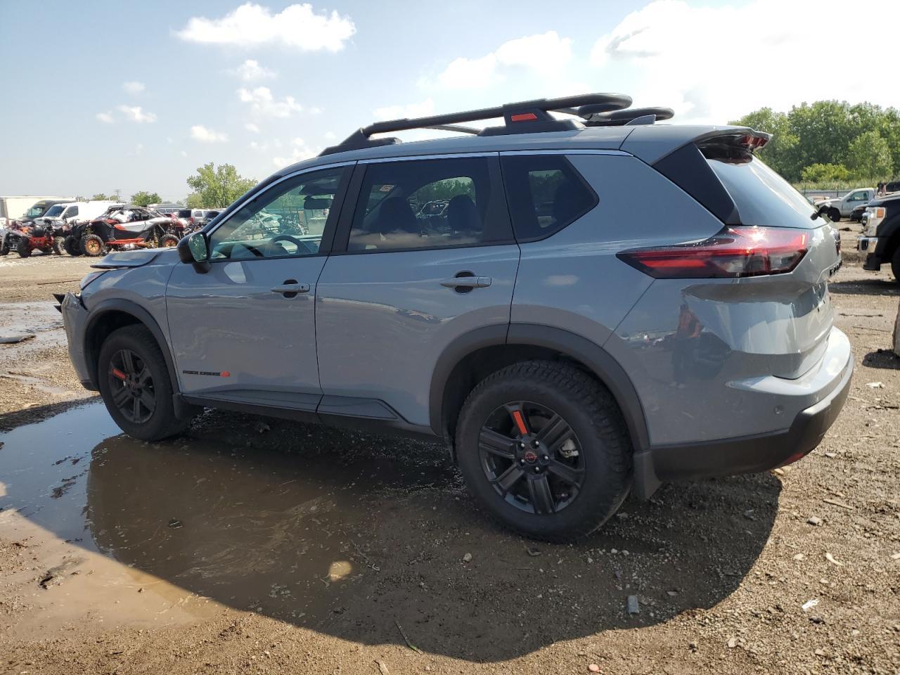 2025 Nissan Rogue Sv - Image 2