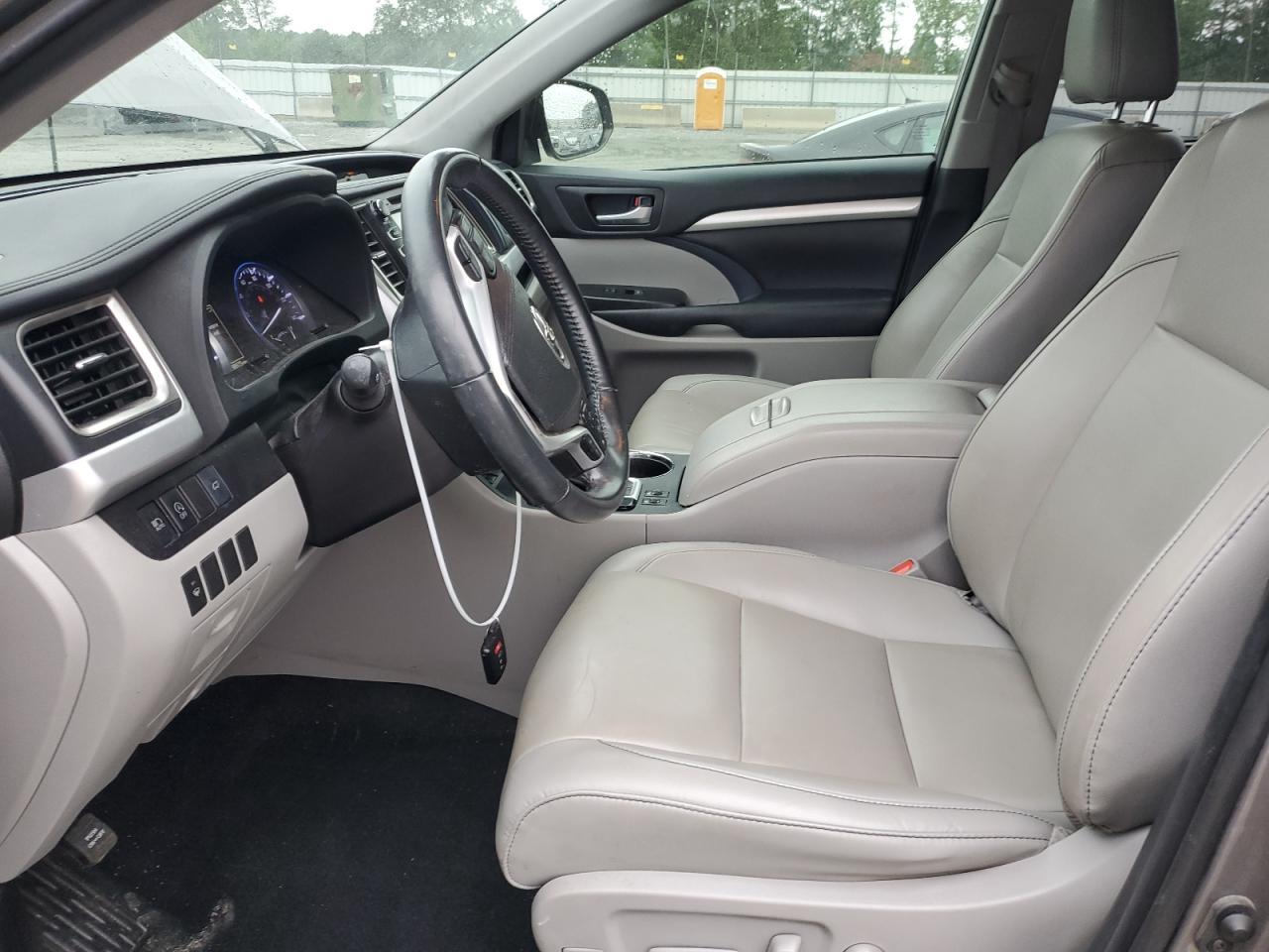 2019 Toyota Highlander Se - Фото 7