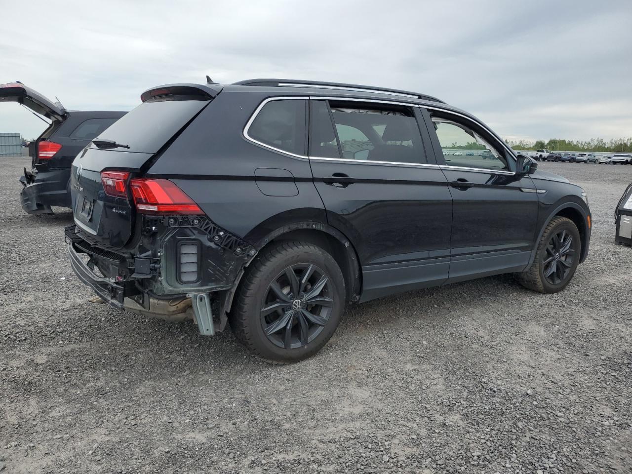 2024 Volkswagen Tiguan Se - Image 3