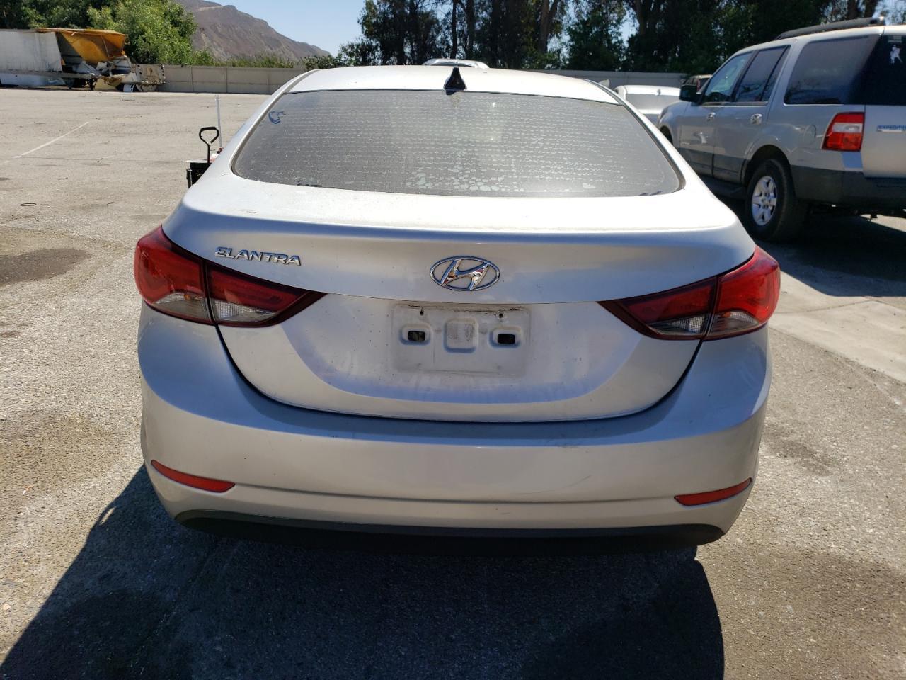 2016 Hyundai Elantra Se - Фото 6