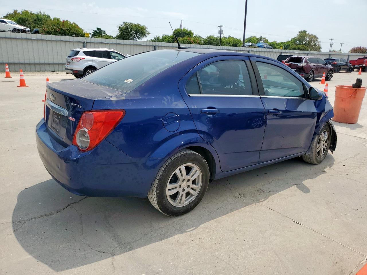 2013 Chevrolet Sonic Lt - Image 3