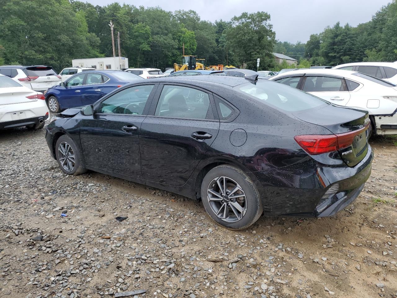 2022 Kia Forte Fe - Image 2