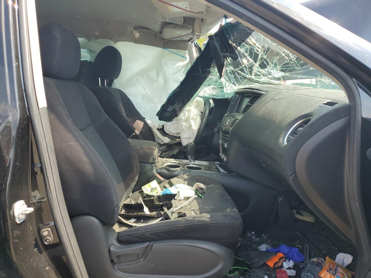 2016 Nissan Pathfinder S - Image 7