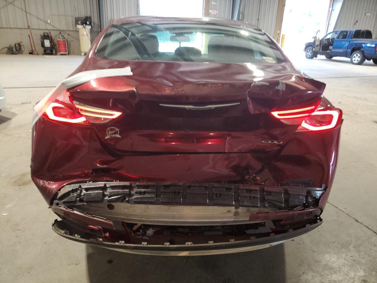 2015 Chrysler 200 Limited - Фото 6