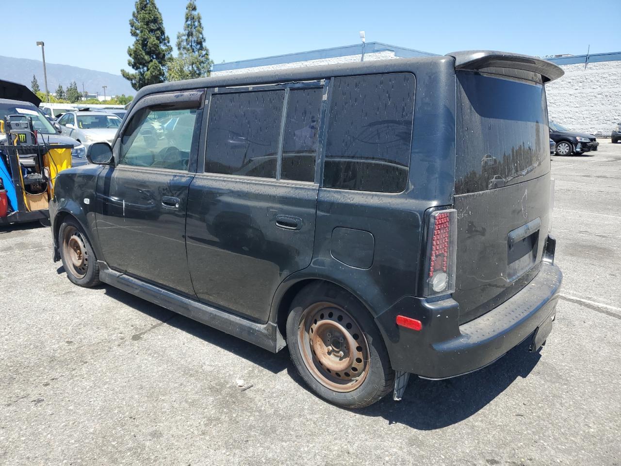 2006 Toyota Scion Xb - Фото 2