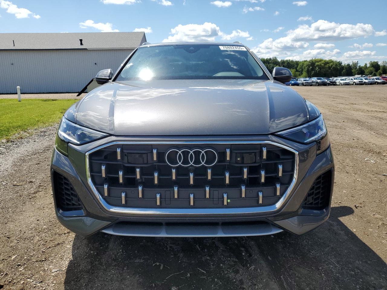 2025 Audi Q8 Premium Plus - Фото 5