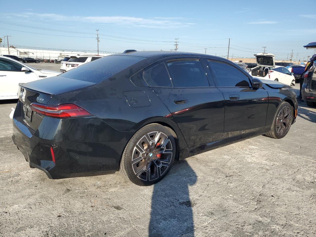 2025 BMW 530 I - Фото 3