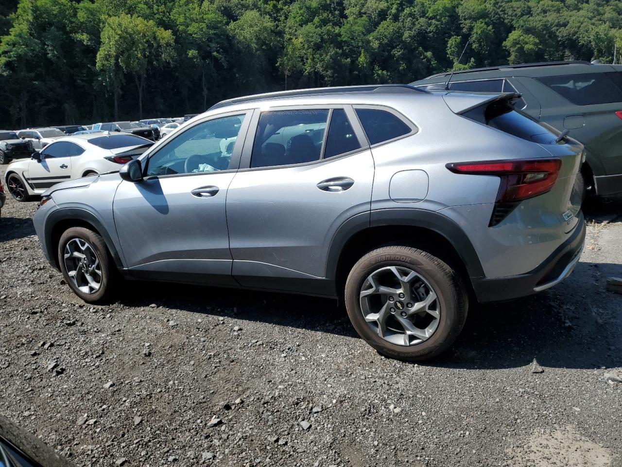 2025 Chevrolet Trax 1Lt - Image 2