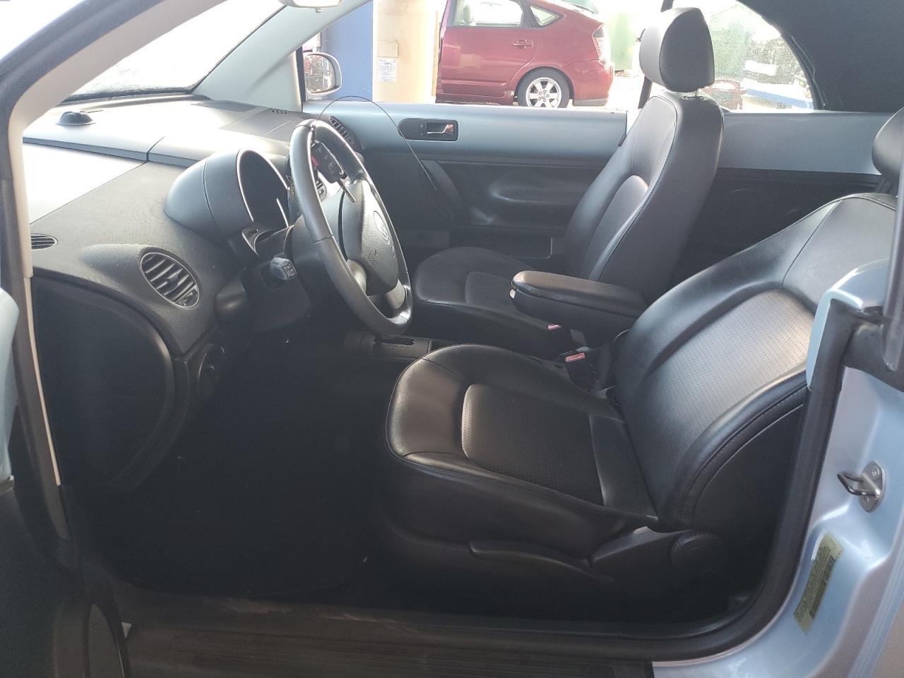 2009 Volkswagen New Beetle S - Фото 7