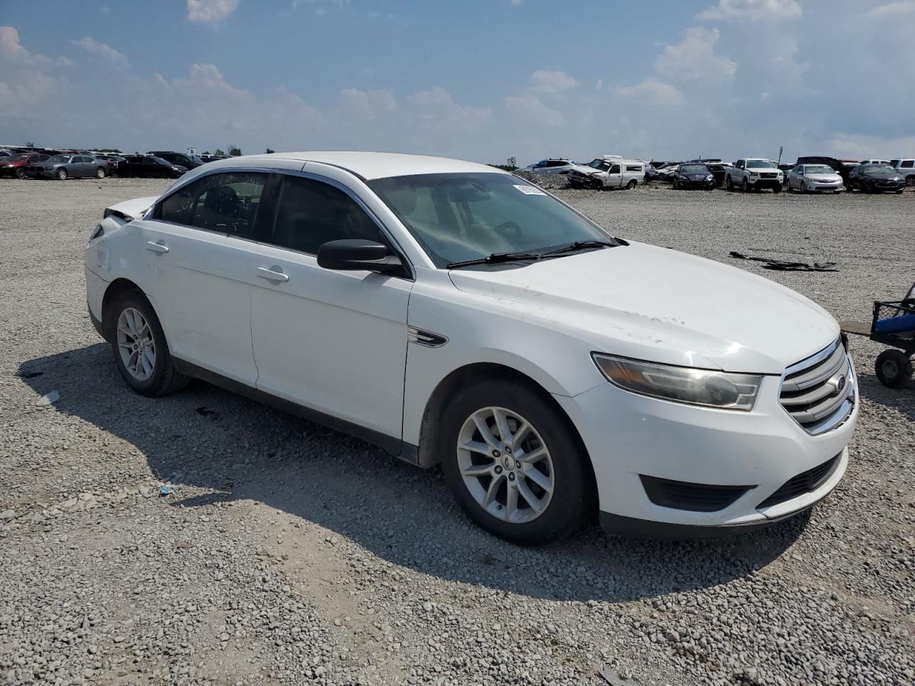 2015 Ford Taurus Se - Фото 4