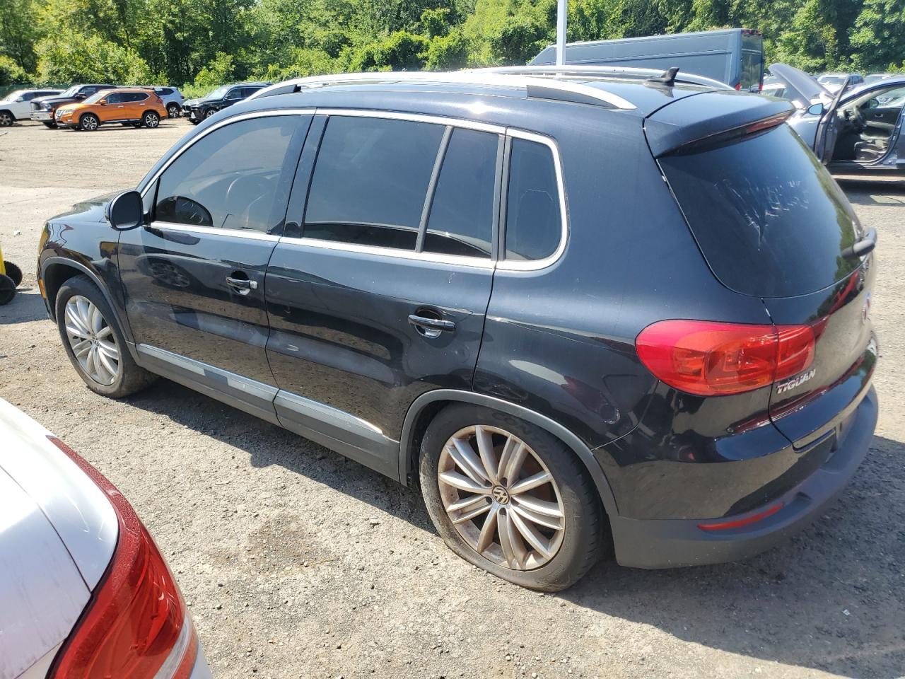 2014 Volkswagen Tiguan S - Фото 2
