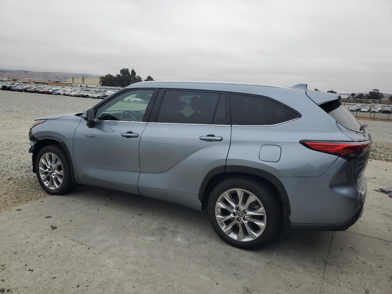2021 Toyota Highlander Hybrid Limited - Фото 2
