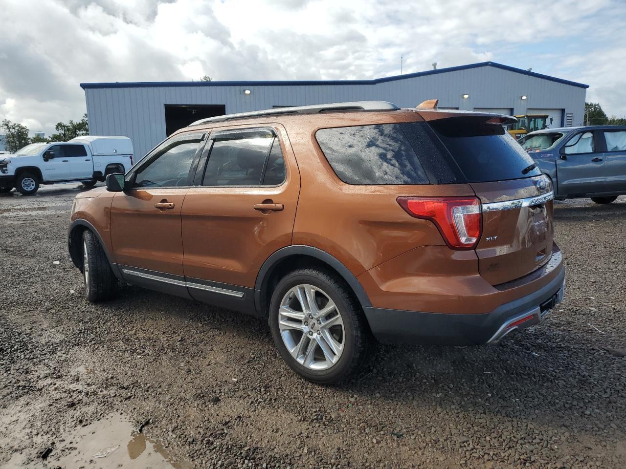 2017 Ford Explorer Xlt - Фото 2