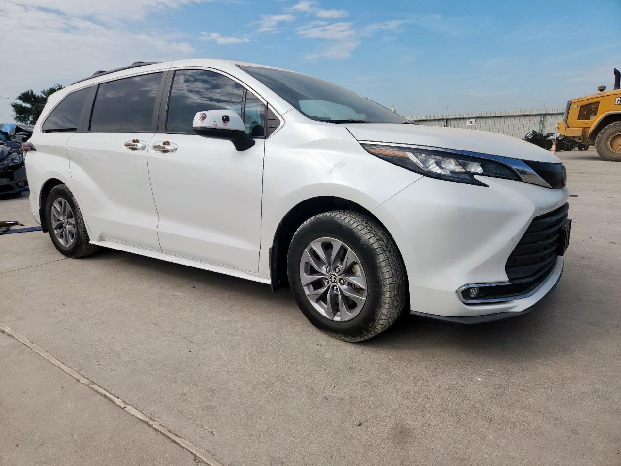 2022 Toyota Sienna Xle - Фото 4