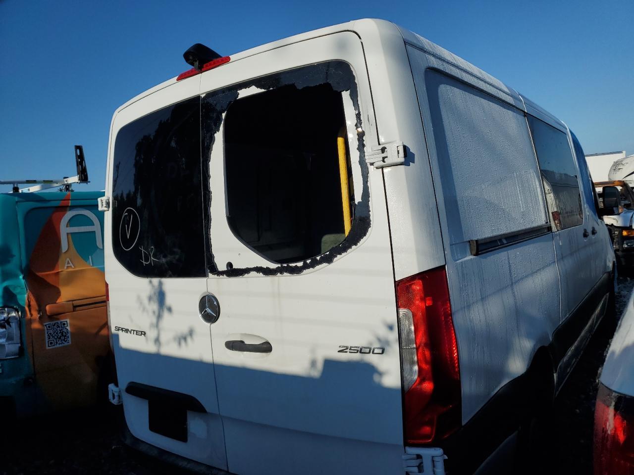 2023 Mercedes-Benz Sprinter 2500 - Фото 3